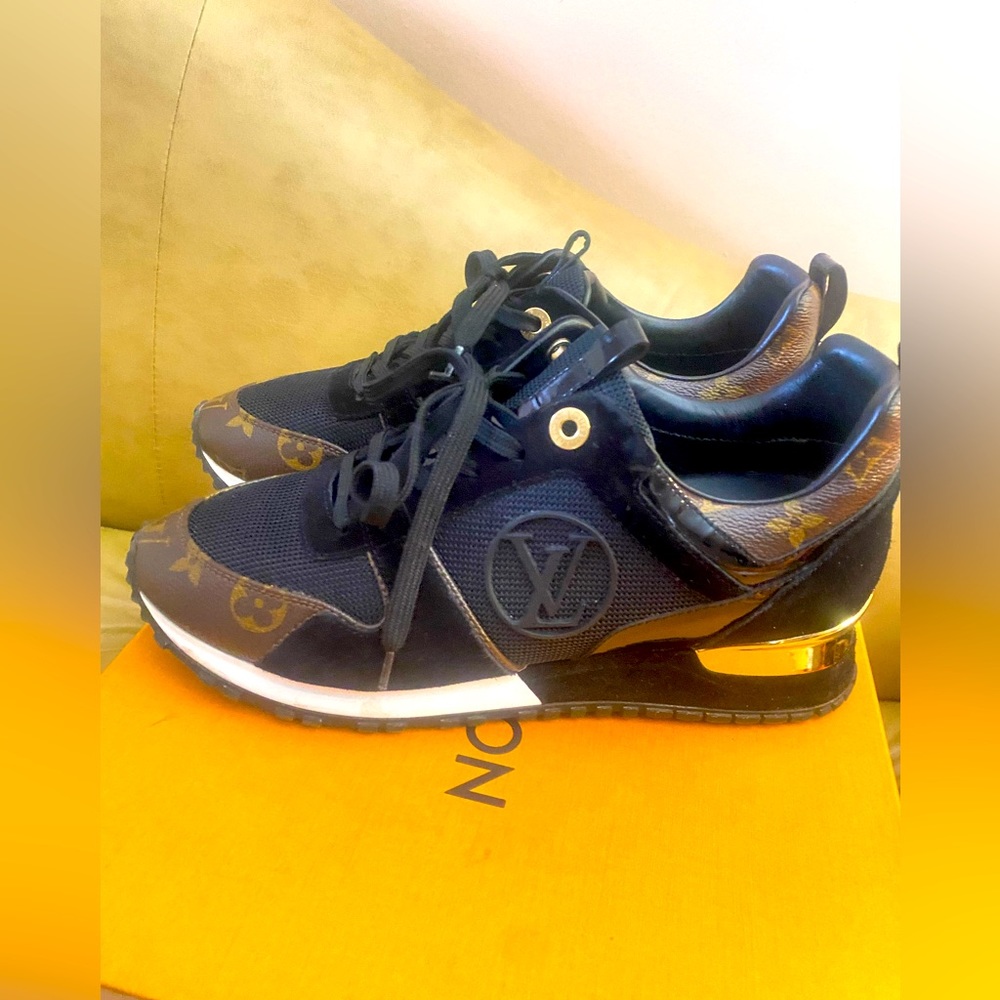 Authentic Louis Vuitton RUN AWAY SNEAKER